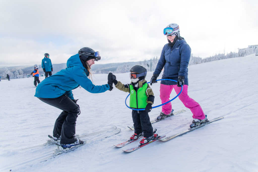 Kids ski lessons at Snowshoe Mountain